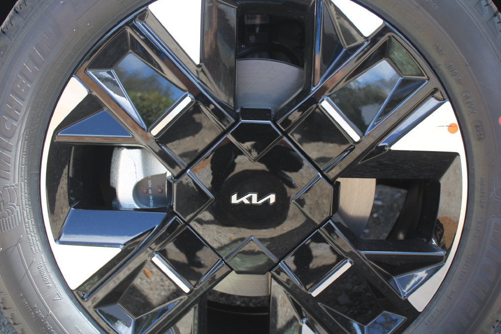 New 2026 Kia Sportage SX FWD image 18
