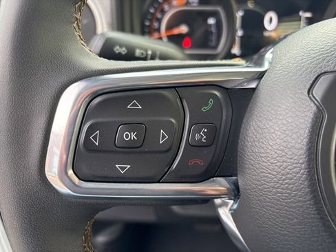 Used 2024 Jeep Wrangler Unlimited Sahara AWD/4WD image 17