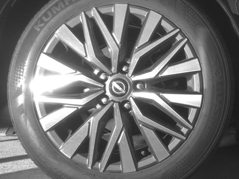 Used 2025 Nissan Altima 2.5 SV FWD image 12