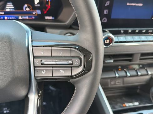 Used 2025 Chevrolet Colorado Trail Boss AWD/4WD image 27