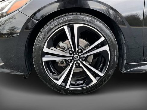 Used 2022 Nissan Sentra SR w/ Trunk Package image 32