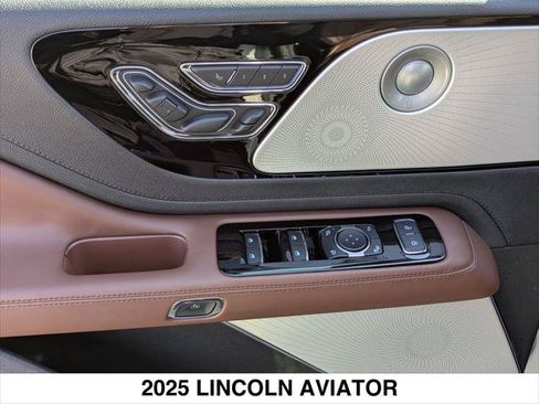 Used 2025 Lincoln Aviator Reserve w/ Equipment Group 201A AWD/4WD image 10