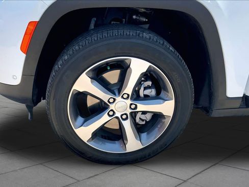 Used 2023 Jeep Grand Cherokee 4WD 4xe w/ Luxury Tech Group II image 10