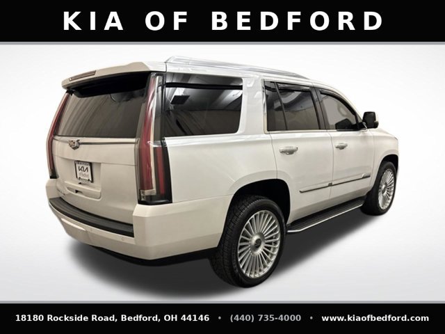 Used 2016 Cadillac Escalade Luxury AWD/4WD image 6