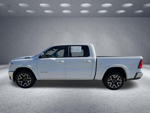 Used 2025 RAM 1500 Laramie AWD/4WD image 6