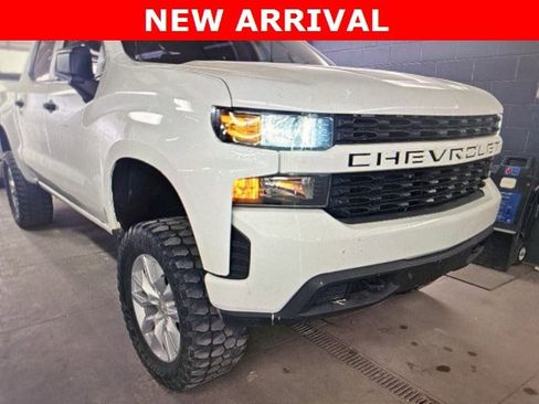 Used 2019 Chevrolet Silverado 1500 Custom w/ Trailering Package image 11