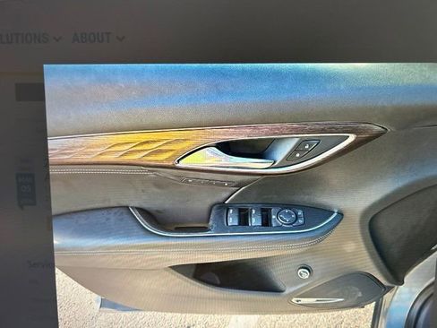 Used 2023 Buick Envision Avenir FWD image 19