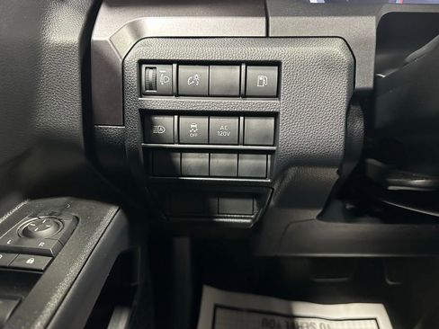 Used 2025 Toyota 4Runner TRD Off-Road image 17