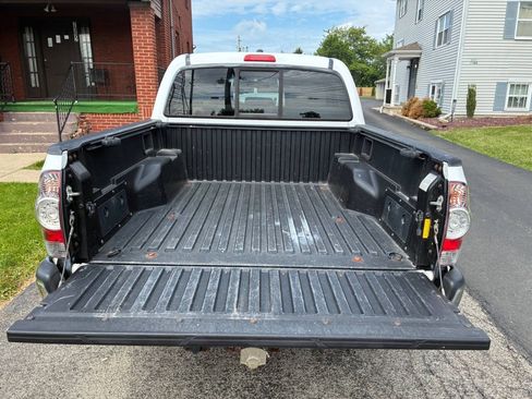 Used 2011 Toyota Tacoma 4x4 Double Cab w/ SR5 Pkg #2 image 10