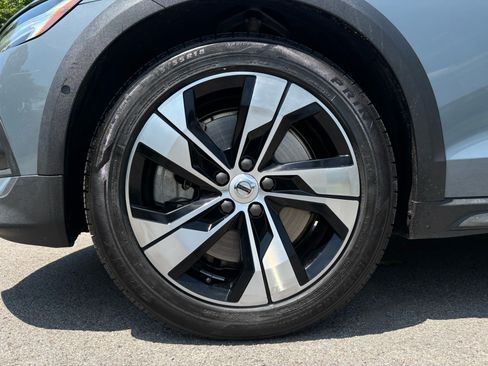 Used 2022 Volvo V60 T5 Cross Country AWD/4WD image 46