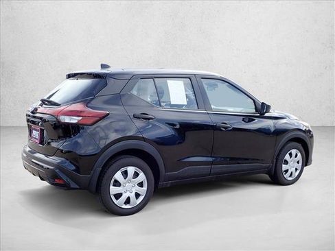 Used 2024 Nissan Kicks S FWD image 4