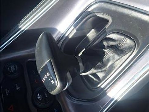 Used 2018 Dodge Challenger SXT RWD image 14