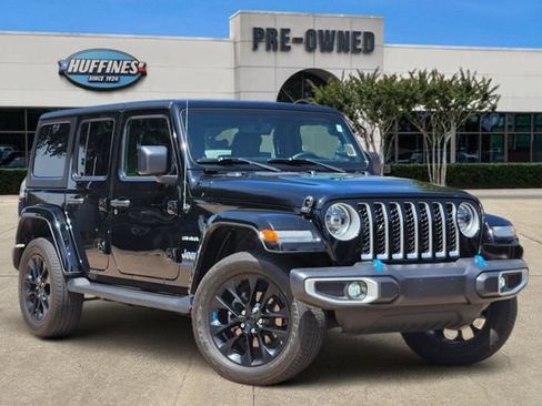 Used 2023 Jeep Wrangler Unlimited Sahara w/ Cold Weather Group AWD/4WD image 1