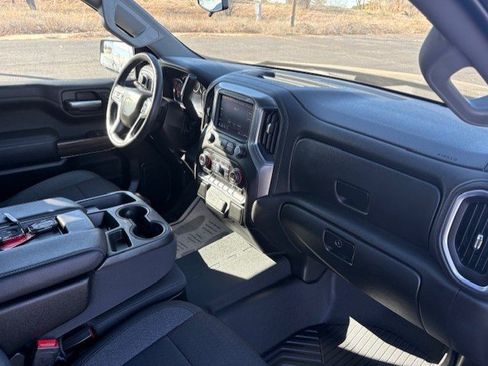 Used 2022 Chevrolet Silverado 1500 LT w/ Z71 Off-Road Package image 18