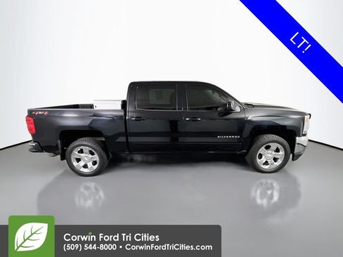 Used 2018 Chevrolet Silverado 1500 LT w/ LT Eassist Package AWD/4WD image 17