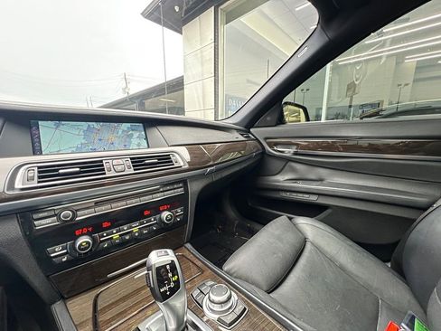 Used 2012 BMW 750Li image 38