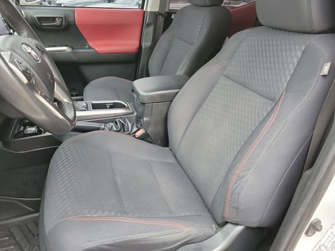 Used 2021 Toyota Tacoma SR5 image 4