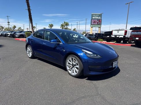 Used 2018 Tesla Model 3 Long Range image 4