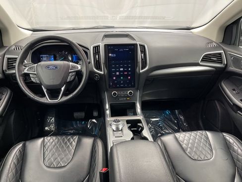 Used 2024 Ford Edge Titanium image 9