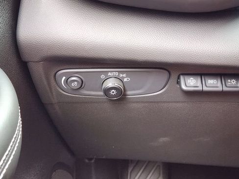 Used 2022 Buick Envision Avenir w/ Safety Package FWD image 24