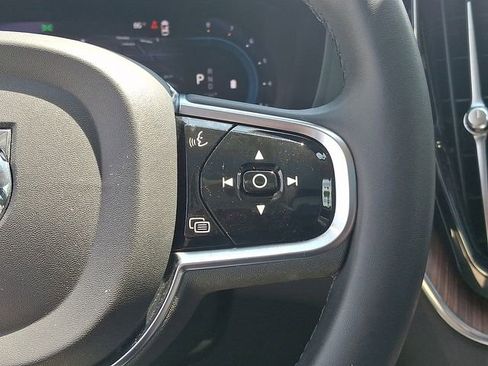 Used 2023 Volvo XC60 B5 Plus AWD/4WD image 25