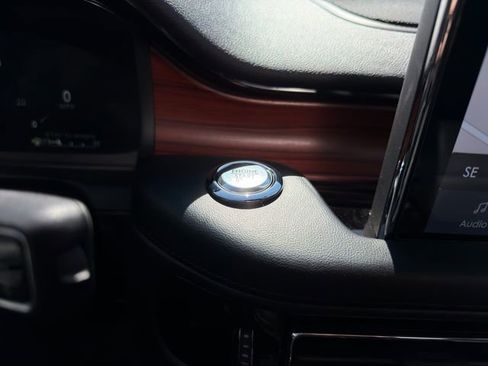 Used 2023 Lincoln Aviator Reserve w/ Equipment Group 201A image 43