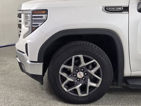 Used 2023 GMC Sierra 1500 SLT w/ SLT Premium Package AWD/4WD image 8