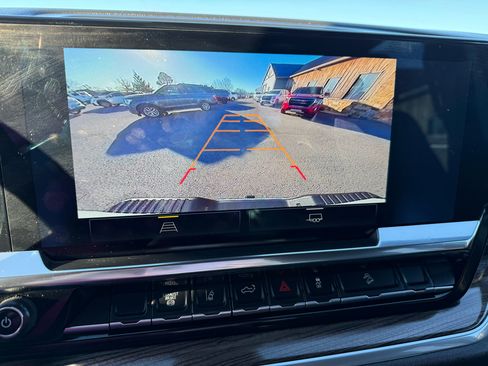 Used 2025 Chevrolet Silverado 2500 LT w/ Convenience Package image 29