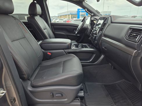 Used 2021 Nissan Titan PRO-4X w/ Pro-4x Convenience Package image 19