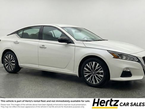 Used 2025 Nissan Altima 2.5 SV image 1