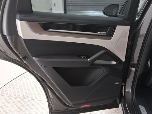 New 2026 Porsche Cayenne E-Hybrid image 33