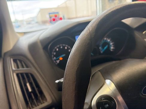 Used 2012 Ford Focus SE image 11