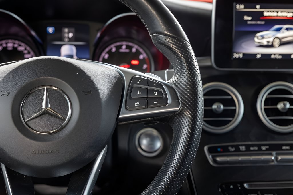 Used 2019 Mercedes-Benz GLC 300 image 28