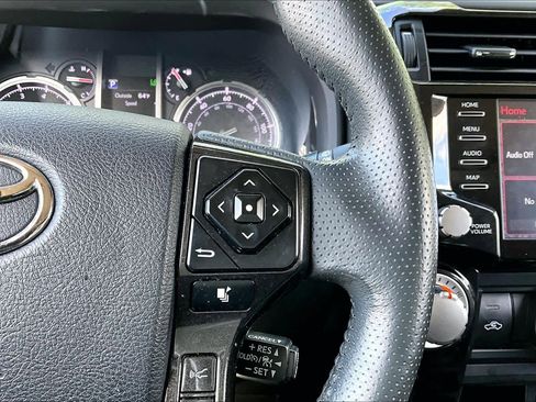 Used 2022 Toyota 4Runner TRD Off-Road Premium w/ Moonroof Package AWD/4WD image 49