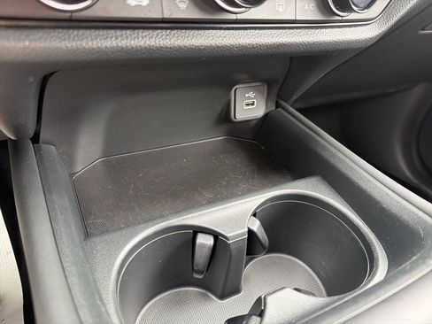 Certified 2023 Honda HR-V LX image 31