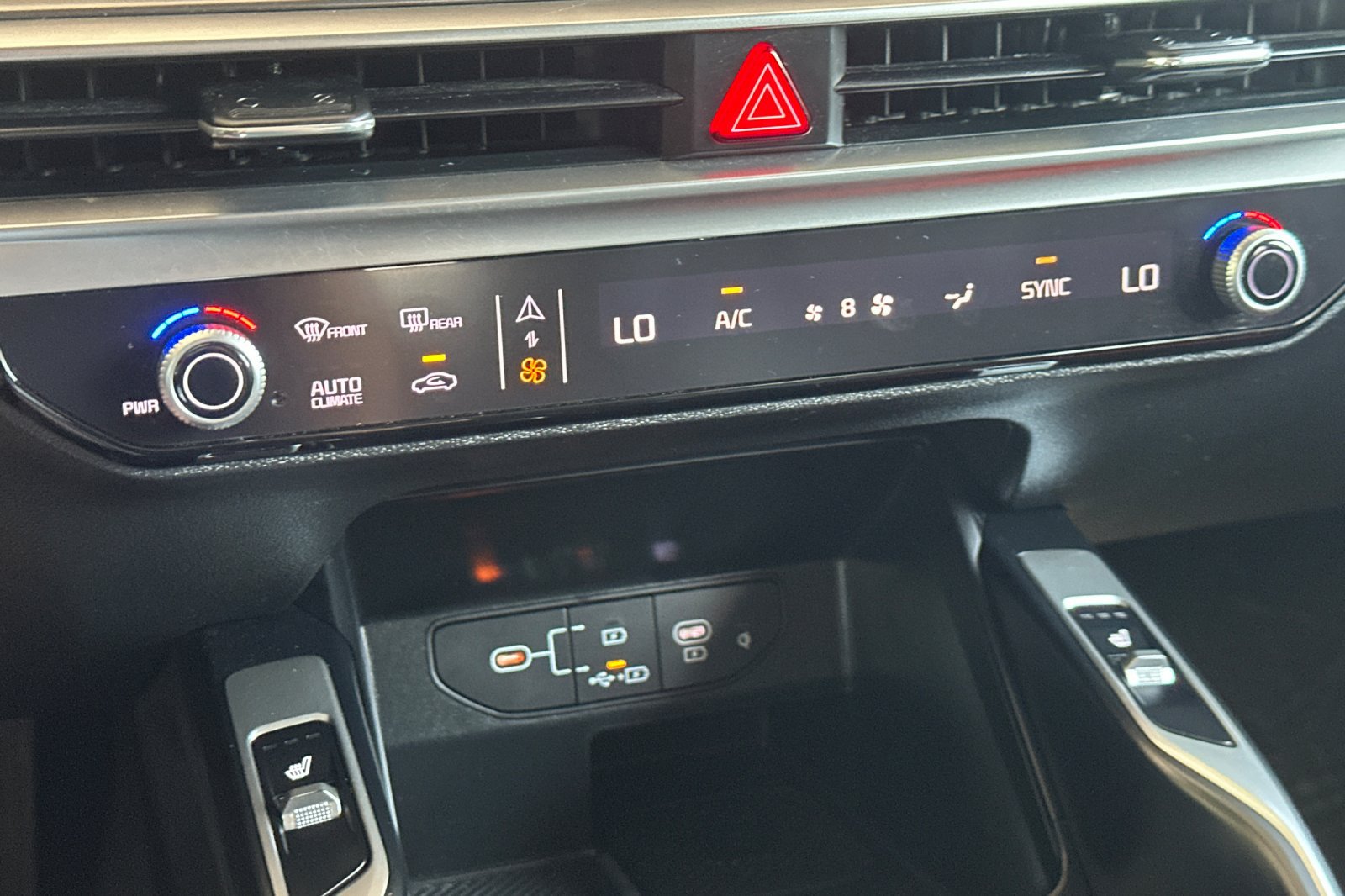 Used 2024 Kia Sorento S FWD image 22