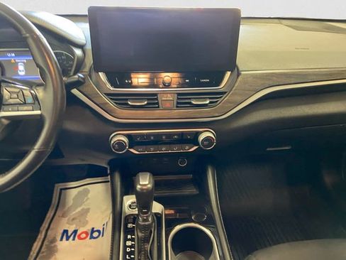 Certified 2023 Nissan Altima 2.5 SV w/ SV Premium Package image 11