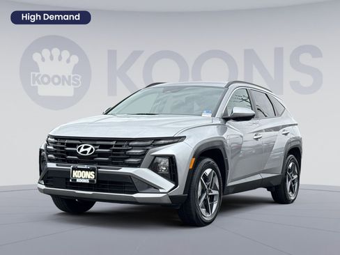 Certified 2025 Hyundai Tucson SEL image 1