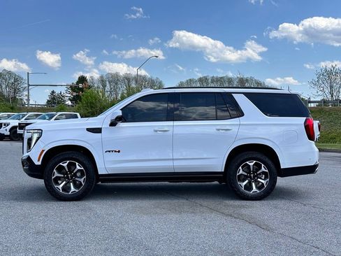 Certified 2025 GMC Yukon AT4 w/ AT4 Premium Package AWD/4WD image 7