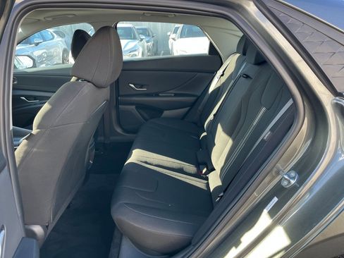 Used 2025 Hyundai Elantra SEL image 25