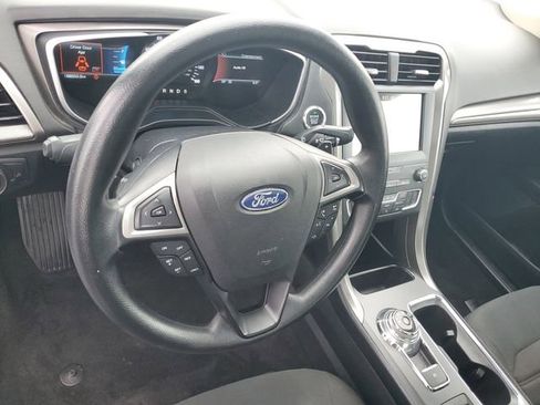 Used 2019 Ford Fusion SE AWD/4WD image 18