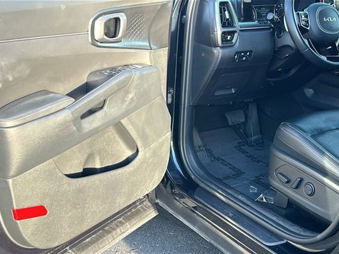 Used 2023 Kia Sorento EX image 23