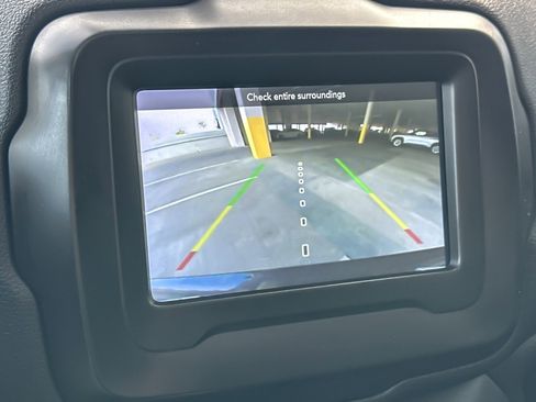 Used 2021 Jeep Renegade Latitude w/ Sun & Sound Group image 18