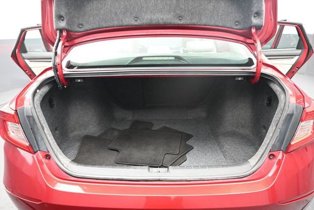 Used 2018 Honda Accord Touring image 17