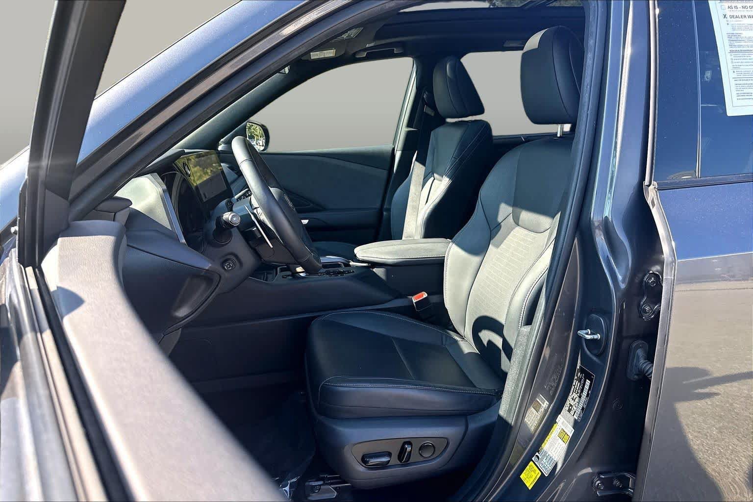 Used 2024 Lexus TX 350 AWD w/ Captains Chair Package image 7