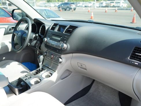 Used 2011 Toyota Highlander 2WD image 13