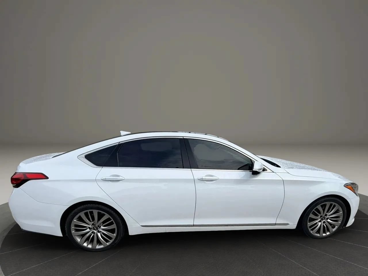 Used 2017 Genesis G80 5.0 Ultimate RWD image 6