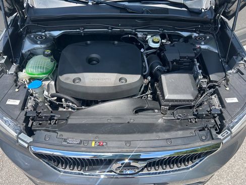 Used 2019 Volvo XC40 T5 Momentum AWD/4WD image 24