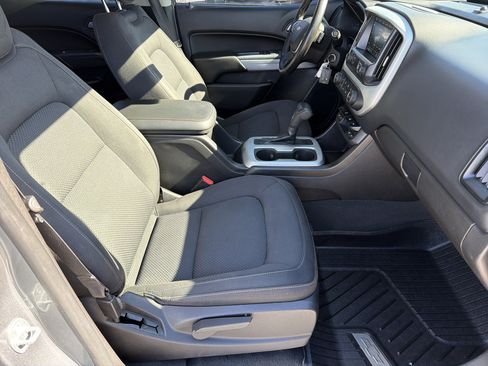 Used 2021 Chevrolet Colorado LT w/ LT Convenience Package image 15