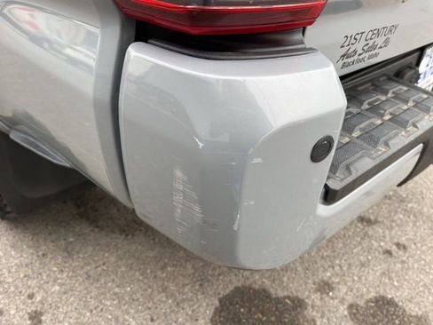 Used 2019 Toyota Tacoma TRD Sport w/ Technology Package image 12